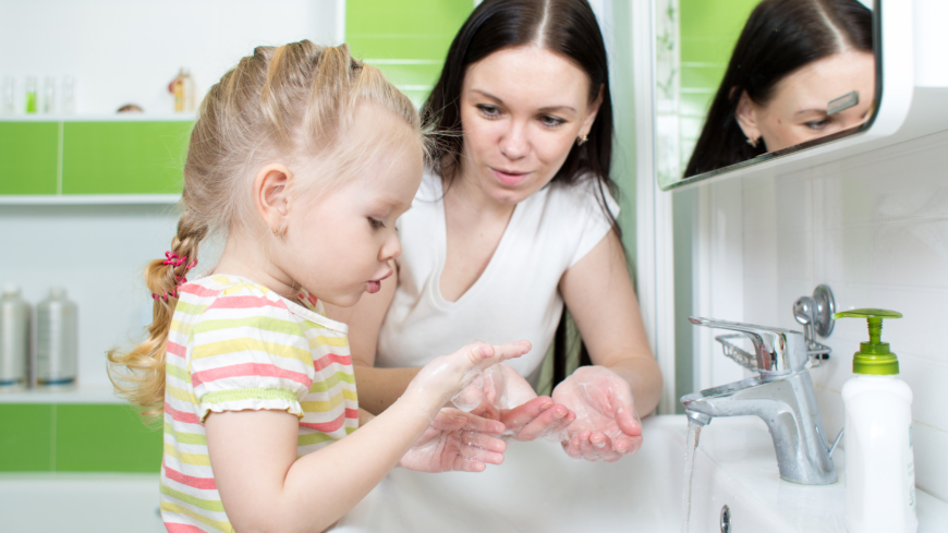 Även om extra hygieninsatser inte påverkade frånvaron är god hygien på förskolan fortsatt viktigt för barnen. Foto: Shutterstock